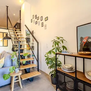 https://loft-avec-vue-sur-les-voiliers.fr-provencehotel.com